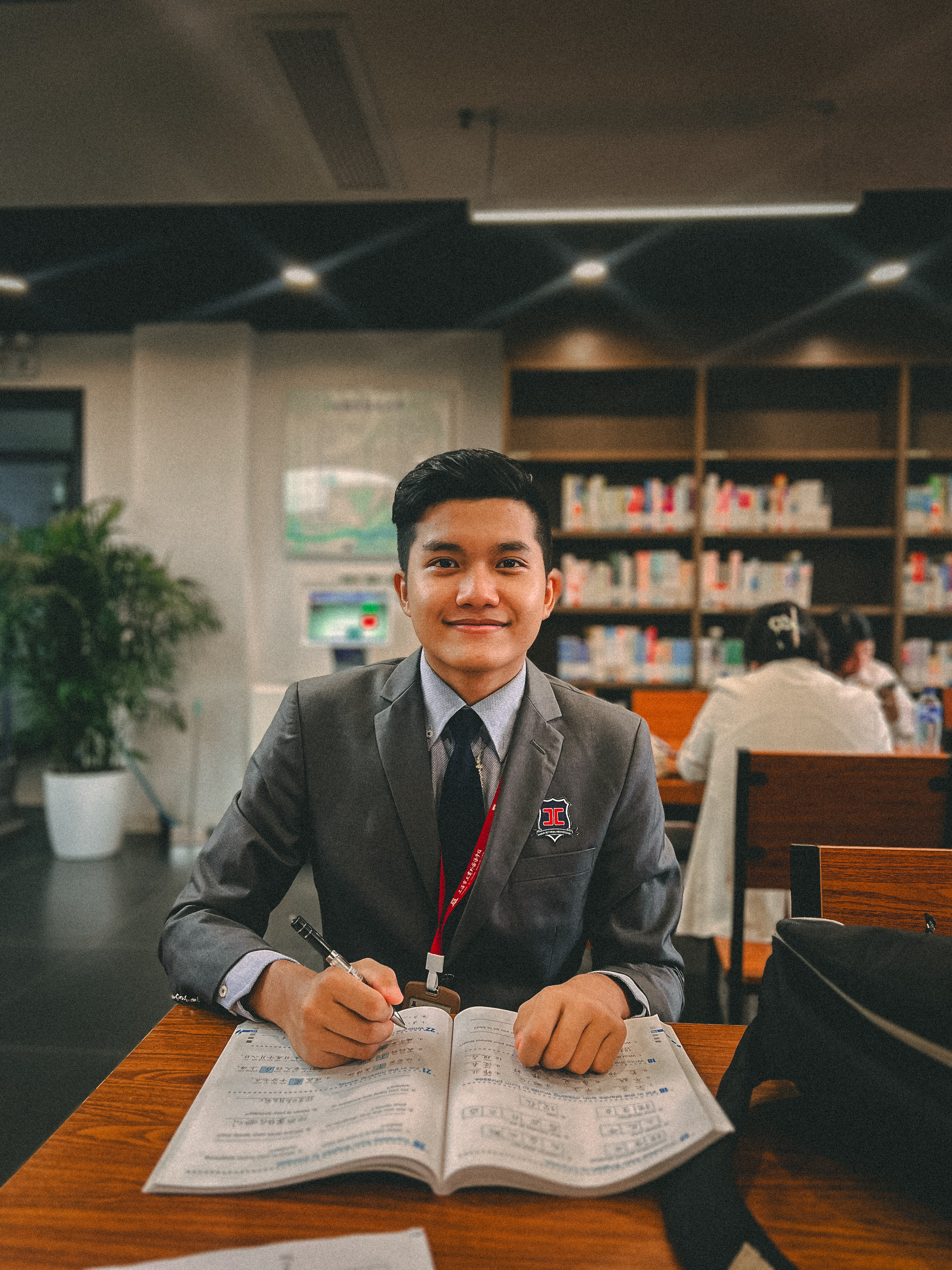 Studying in Shanghai Library